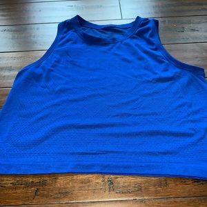 Lululemon tank size 8 crop